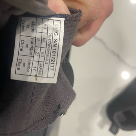 Ugg boy spring/fall boots - Picture 3 of 4